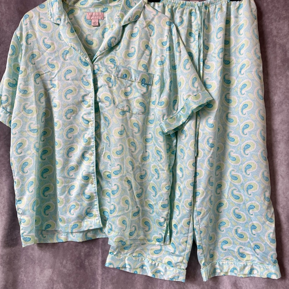 2 Sets Cabernet Pajama PJ Sets Lg